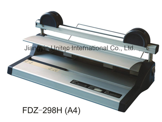 Appareil laminateur à rouleaux de 110 volts avec une largeur de laminage maximale de 25 pouces